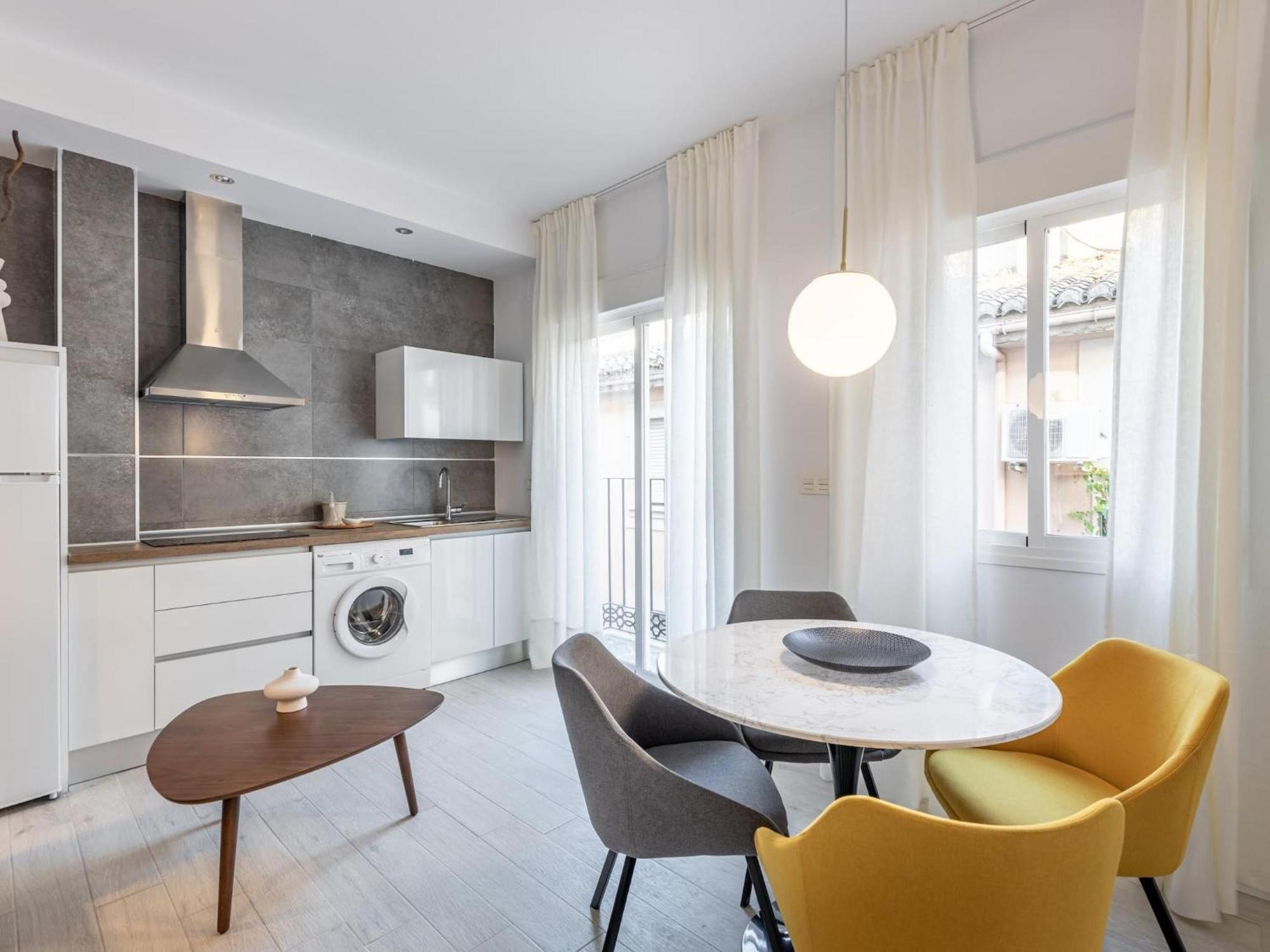 Central Stylish And Elegant 1 & 2 Bedroom Apartments I Granada Bagian luar foto